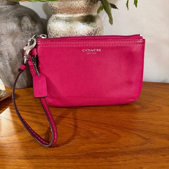 Coach Legacy Leather Universal Travel Wristlet Coin Pouch Case in Fuchsia Pink - Picture 2 of 12